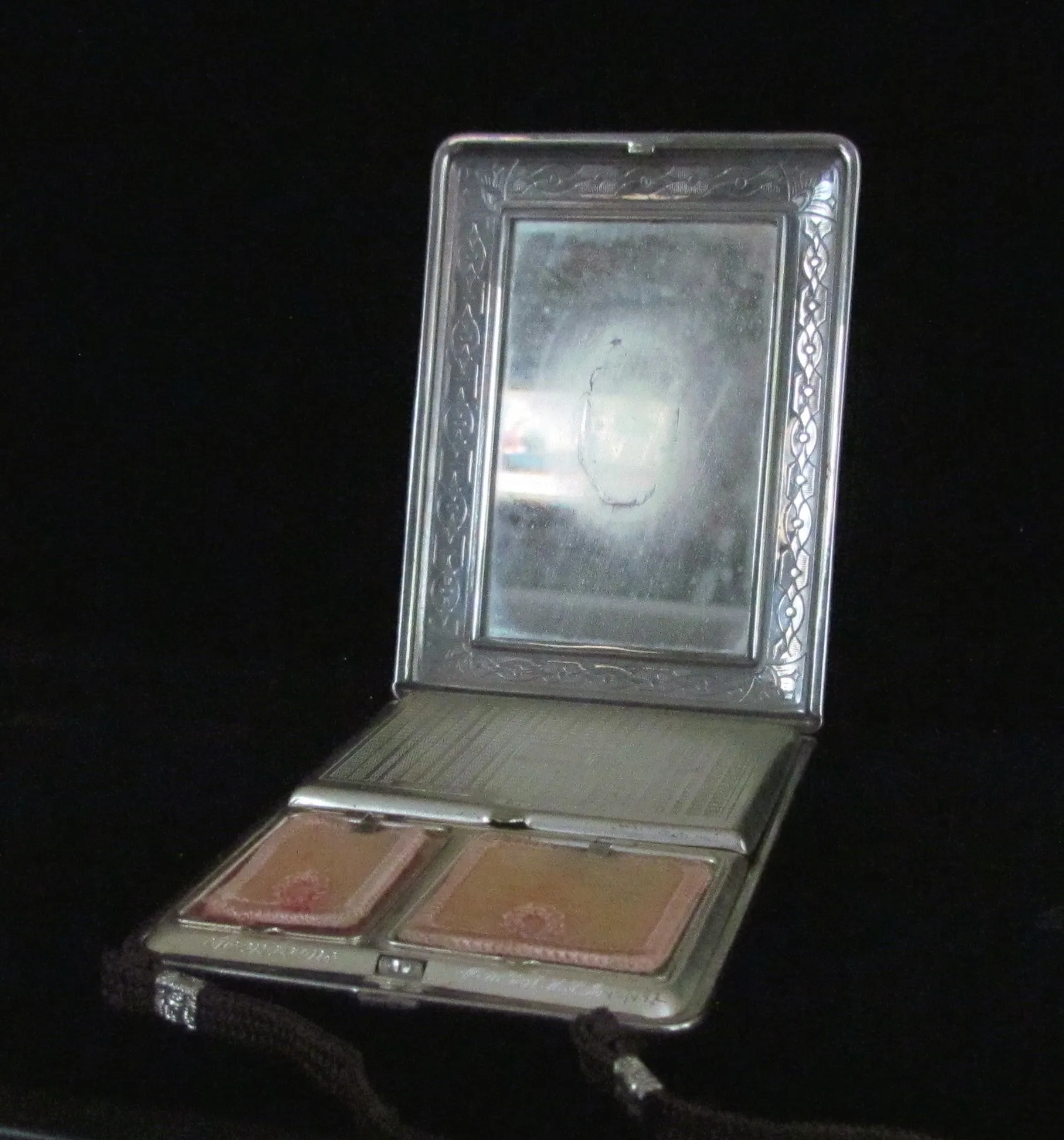 Art Deco Mondaine Enamel Compact Purse Original Box Excellent Condition