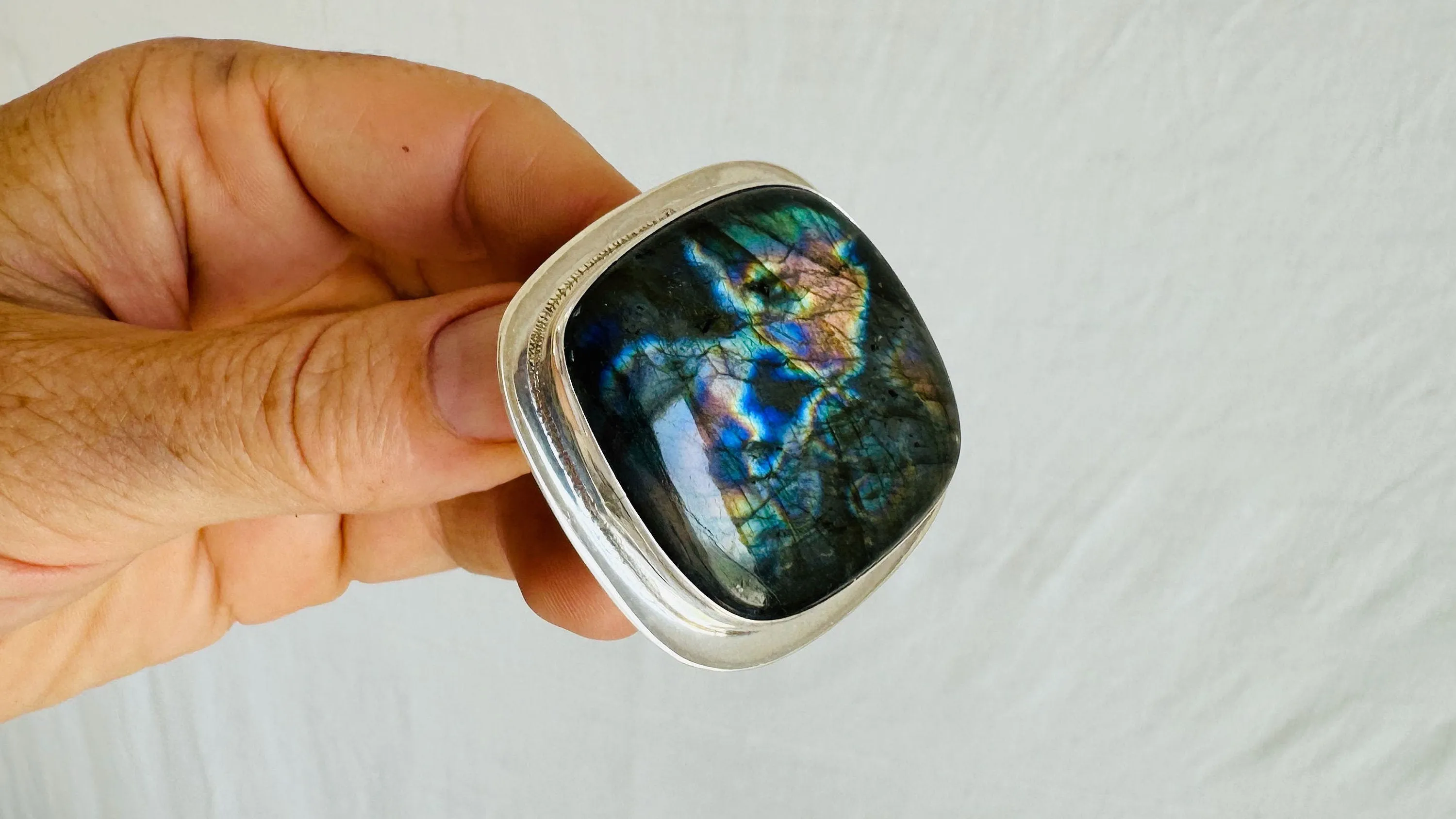 Labradorite Ring. Oversized. Gorgeous Flash. Size 6. 0707